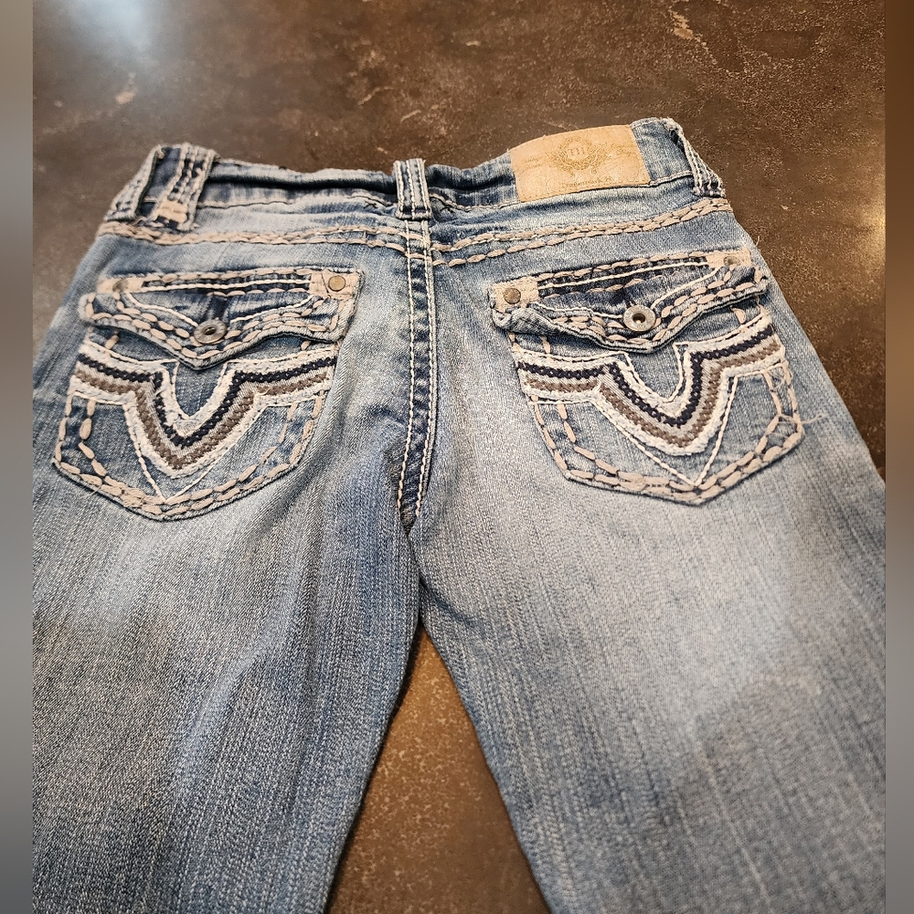 Women's size 26 cropped distress straight leg jeans